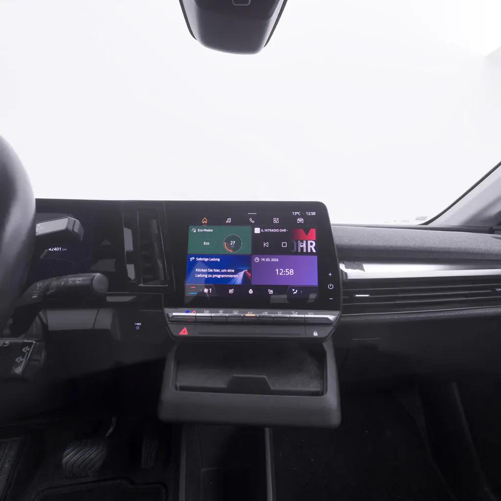 Renault Mégane E-Tech Marseille vue 5 Renault Mégane E-Tech en leasing sans apport à Marseille — vue 5