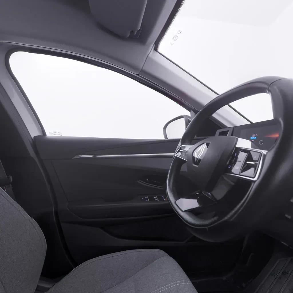 Renault Mégane E-Tech Marseille vue 4 Renault Mégane E-Tech en leasing sans apport à Marseille — vue 4